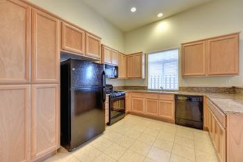large kitchens at The Terraces at Stanford Ranch in Rocklin, CA 95677